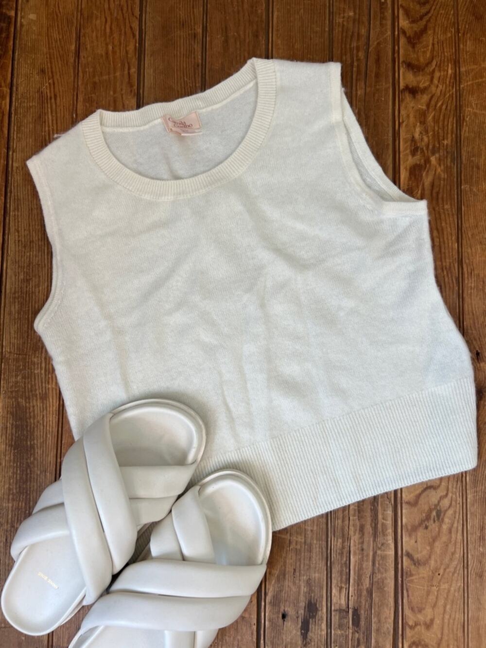 Camila Coelho sleeveless knit top cropped, crewneck cashmere, and wool size SM